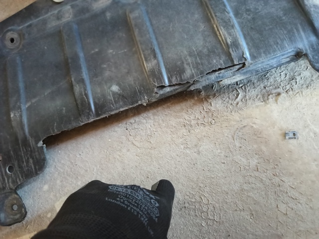 51757363731 BMW Защита двигателя задняя купить в Чернигов