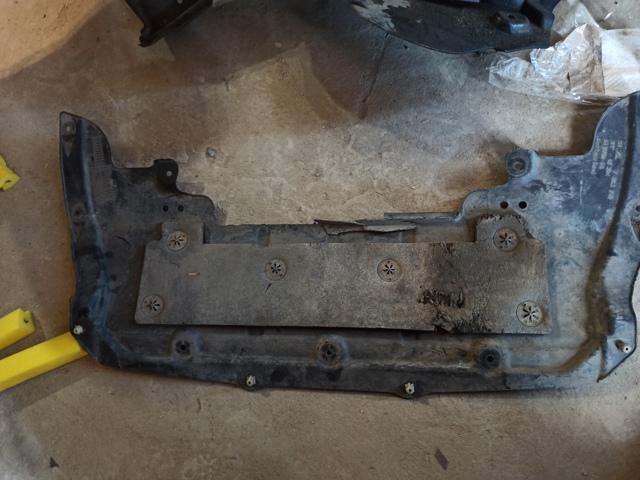 Защита двигателя задняя 51757363731 BMW