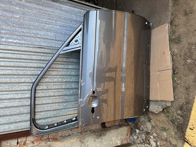 Двери кабины LR044227 LAND ROVER