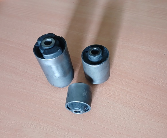 23000520001 Сайлентблок (подушка) передней балки (подрамника) купить Одесса