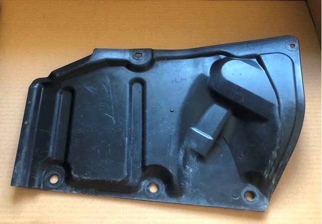Защита двигателя, левая 5144402040 TOYOTA