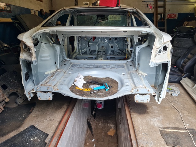 GHY17075Z Mazda Панель багажного отсека задняя