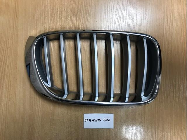 Решетка радиатора правая 51117210726 BMW
