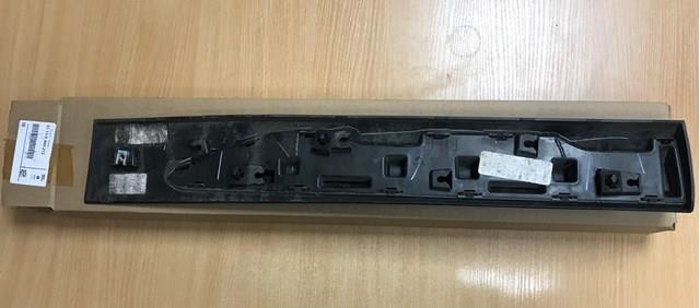 Молдинг двери задней правой нижний 51138499212 BMW