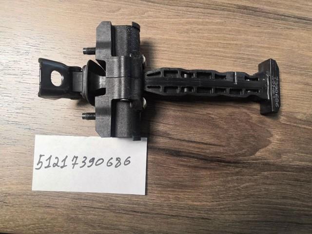 Ограничитель открывания двери 51217390686 BMW