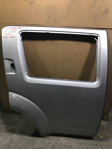 Дверь задняя в сборе 82100EB330 NISSAN