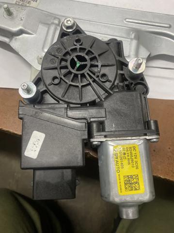 82460J9010 HYUNDAI Мотор стеклоподъемника двери передней правой купить в Ужгород