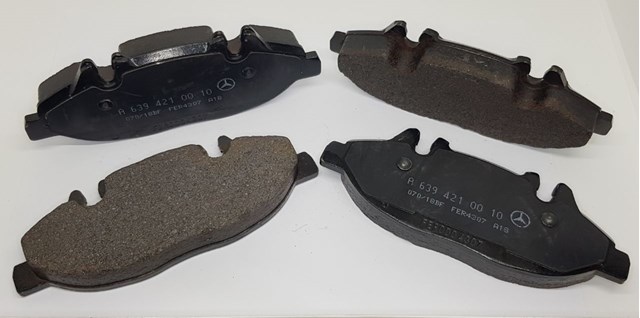 MERCEDES A0064204320 Передние тормозные колодки в наличии Запорожье