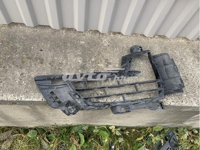 Правая решетка переднего бампера 51117325494 BMW