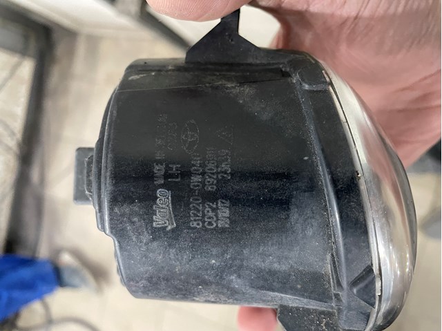 812200W040 Фара противотуманная левая купить Ровно