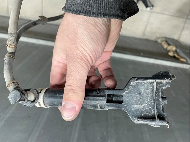 TOYOTA 8520760040 Держатель форсунки омывателя фары (подъемный цилиндр) в наличии Черновцы