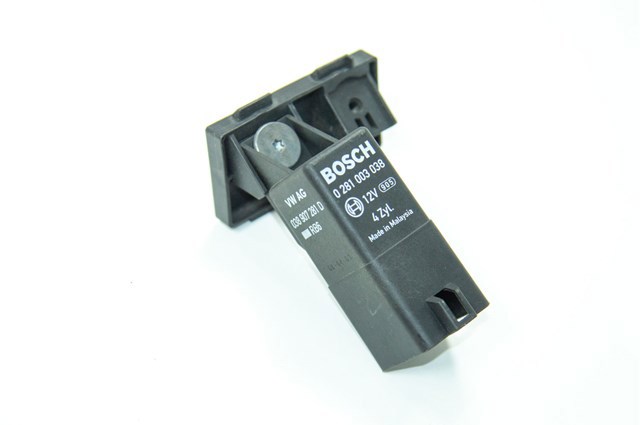 Реле управления Шкода Суперб 2