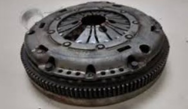 Маховик с зубчатым ободом 03G105266BA VAG