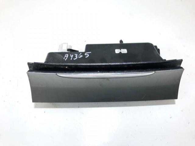 3C0857961A Пепельница центральной консоли купить Запорожье