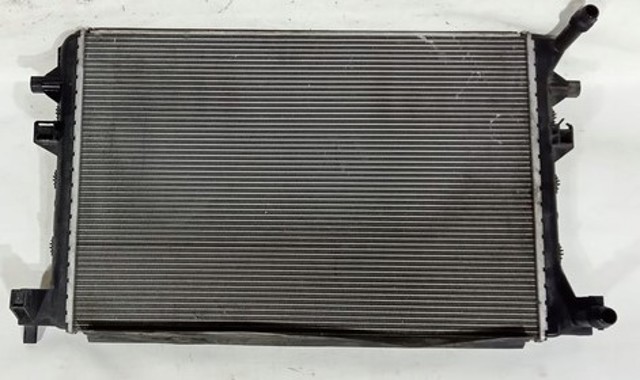 VAG 5Q0121251HN Радиатор охлаждения двигателя дополнительный в наличии Львов