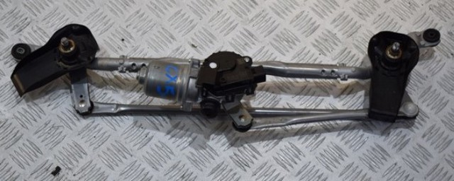 Мотор стеклоочестителя TK7867340A MAZDA