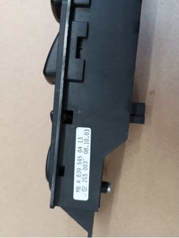 MERCEDES A6395450413 Кнопочный блок управления стеклоподъемником передний левый в наличии Тернополь