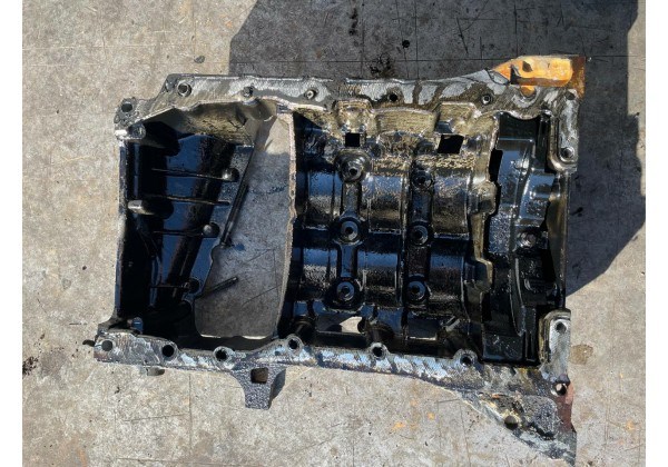 Поддон масляный картера двигателя, верхняя часть 110172100R RENAULT