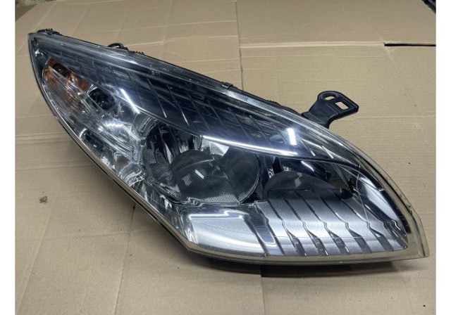 Фара правая 260100017R RENAULT