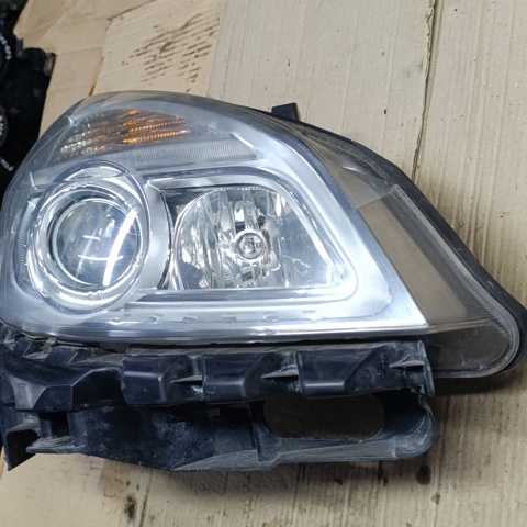 RENAULT 260105359R Фара правая в наличии Житомир