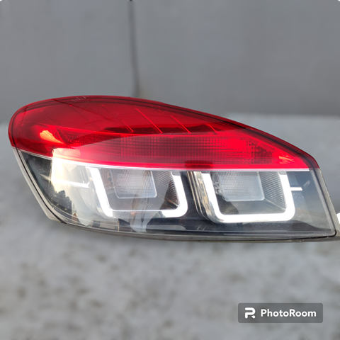 Задний левый стоп 265550008R RENAULT