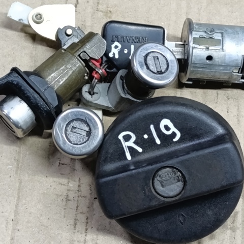 RENAULT 7700805669 Замок зажигания в наличии Сумы