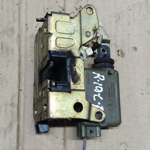 Замок двери задней левой 7701030067 RENAULT
