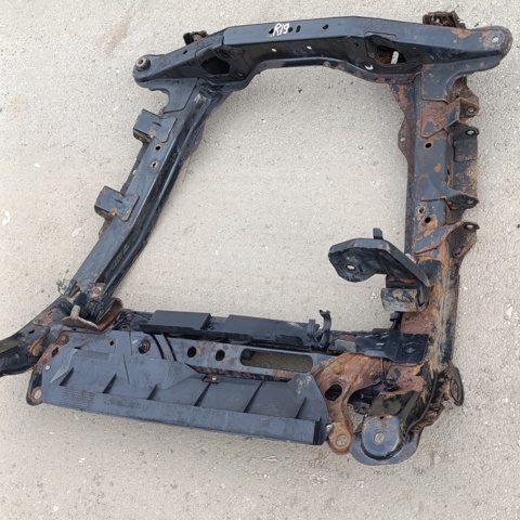 Поперечина передней подвески 7701709792 RENAULT
