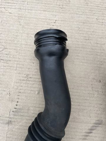 RENAULT 8200470985 Патрубок интеркулера в наличии Винница