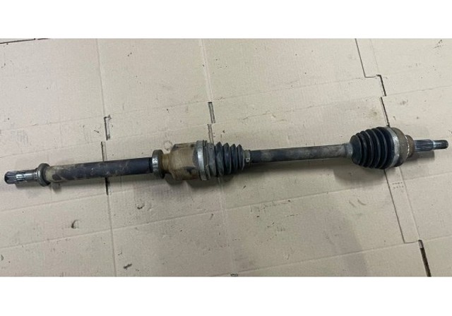 Полуось передняя, правая 8201045819 RENAULT