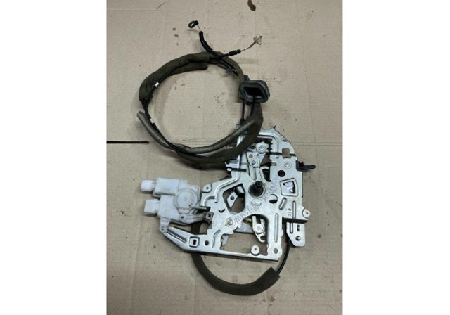 Замок и ручки (передней) двери 826703236R RENAULT