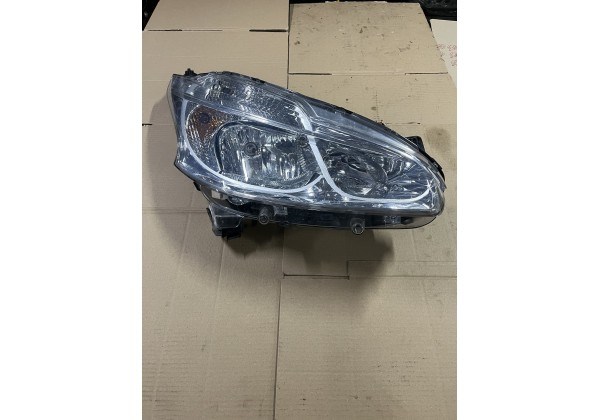 Фара передняя правая 9802221280 PEUGEOT