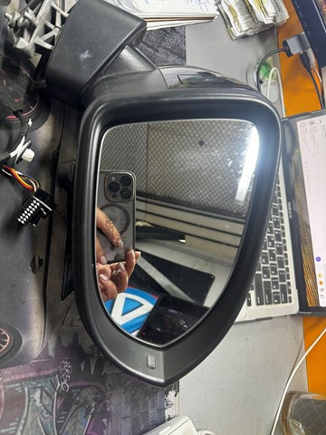 VAG 3G8857508DT9B9 Корпус зеркала заднего вида правого (внутрення часть) в наличии Ужгород