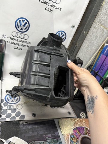CHRYSLER 5145595AA Корпус воздушного фильтра в наличии Житомир