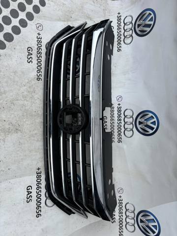 Облицовка радиатора 561853651BDZLL VAG