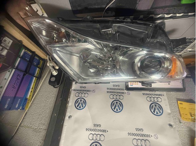 811100T020 TOYOTA Фара правая купить в Черновцы