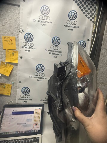 TOYOTA 811100T020 Фара правая в наличии Черкассы