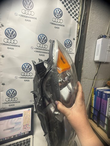 811100T020 TOYOTA Правая фара купить в Ужгород
