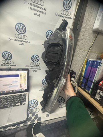 Фара комбинированная, передняя 811100T020 TOYOTA