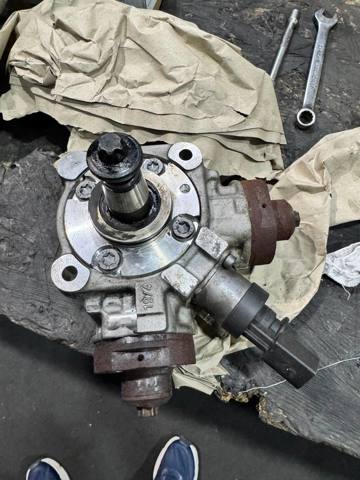 Насос топливный высокого давления 13518577655 BMW