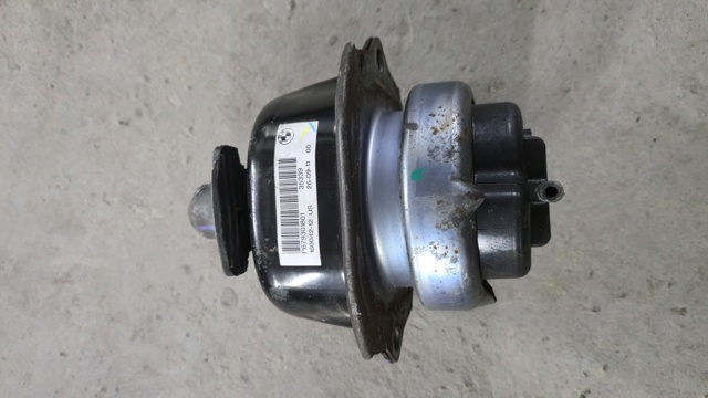 Подушка двигателя 22116793018 BMW