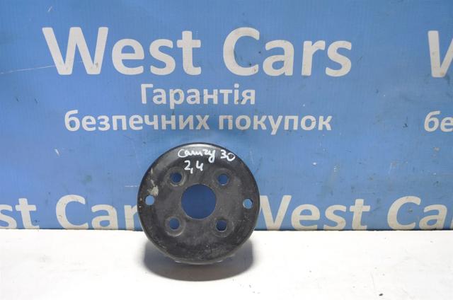 Шкив водяной помпы Тойота Авенсис 2