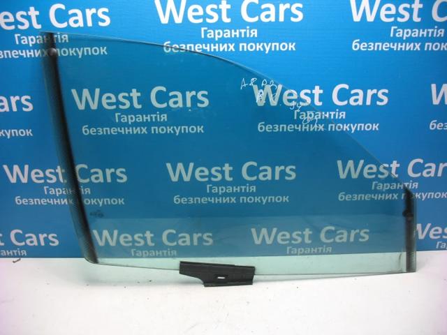 Стекло передней двери, правой 4D0845022 VAG