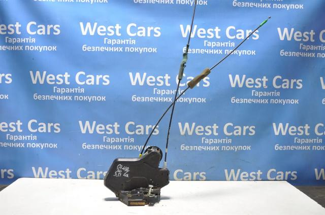 Замок задней правой двери  69050AA020 TOYOTA