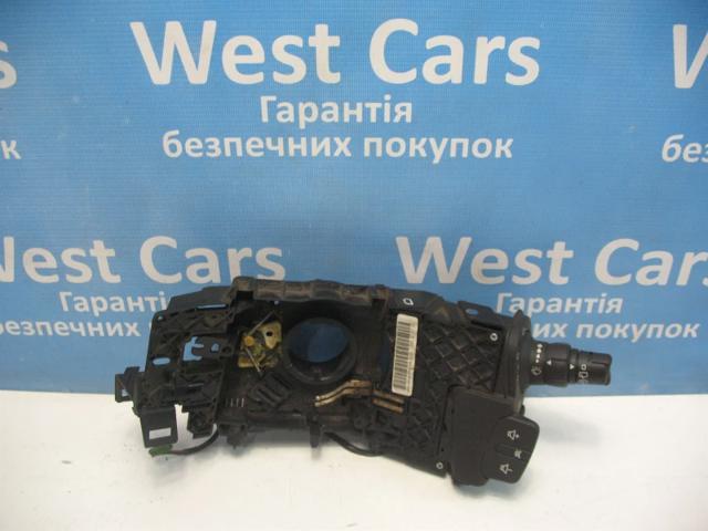 Переключатель подрулевой, правый 8200127728 Renault (RVI)