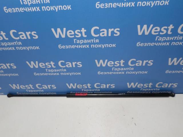 Амортизатор крышки багажника Рено Трафик 2