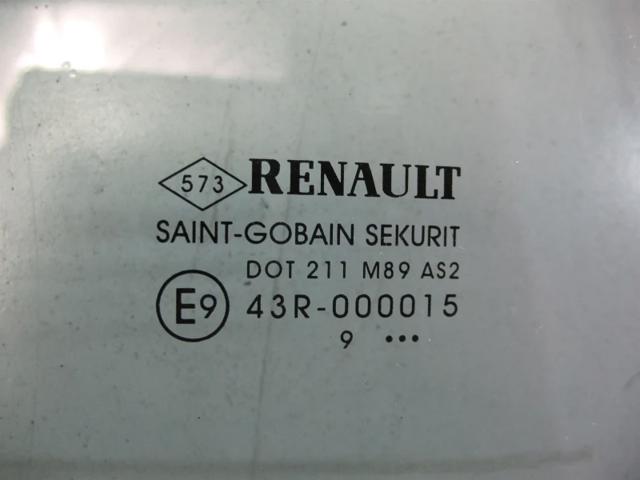 Окно задней двери 823000026R RENAULT