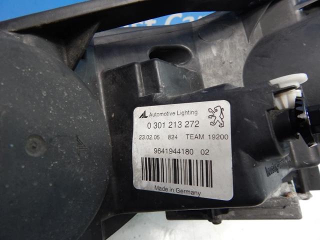 PEUGEOT 9641944180 Правая фара в наличии Черновцы