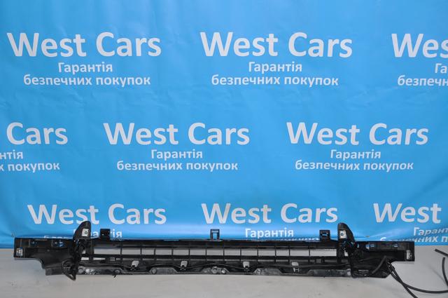 LR038530 LAND ROVER Кронштейн бампера переднего центральный купить в Хмельницкий