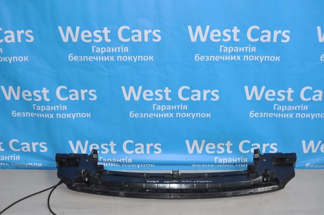 Кронштейн бампера переднего, центральный LR038530 LAND ROVER